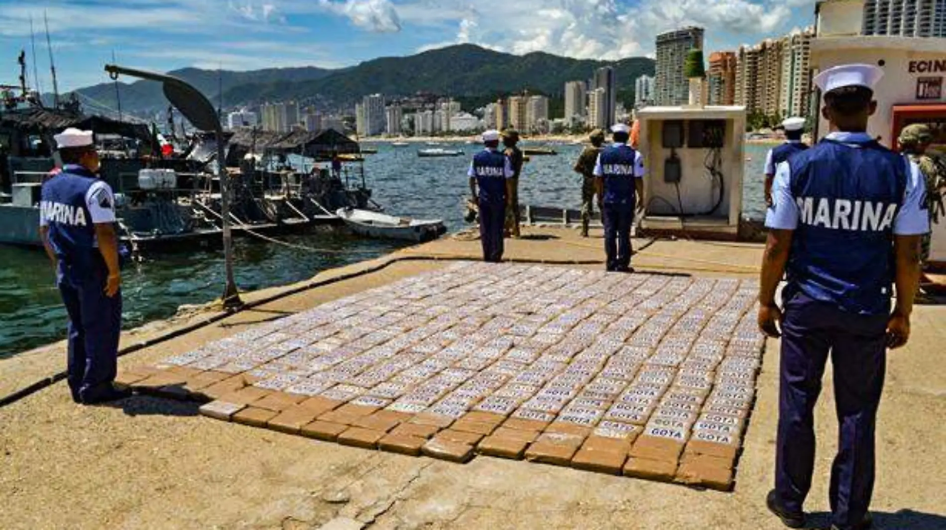 ACapulco marina incauta  media tonelada de cocaína